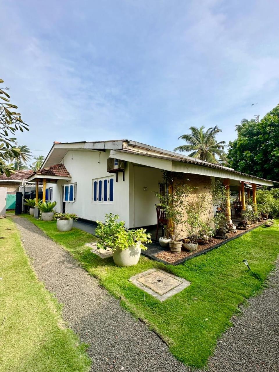 Villa Sunny Days Hikkaduwa Esterno foto
